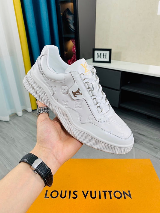 LOUIS VUITTON CASUAL WHITE SNEAKERS