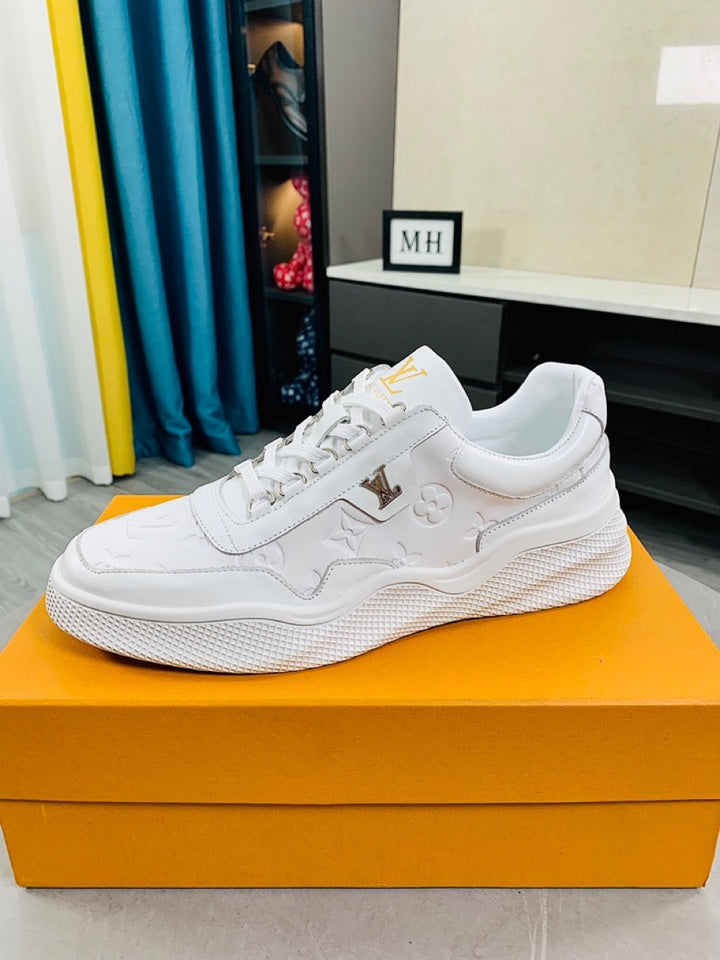 LOUIS VUITTON CASUAL WHITE SNEAKERS